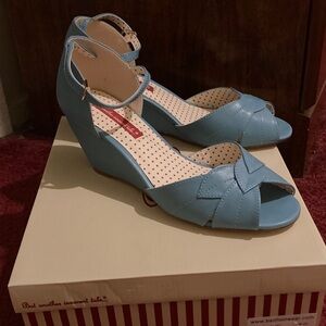 Stylish Blue Peep-Toe Wedge Sandals